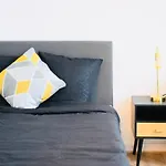 Bella Luna Ii - Elegant Centre - Parking Gratuit - Wifi Ultra Rapide-appareil Massage-netflix-jeu Societe Daire Troyes