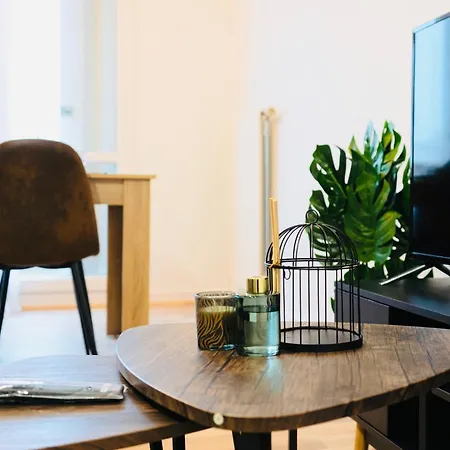 شقة Bella Luna Ii - Elegant Centre - Parking Gratuit - Wifi Ultra Rapide-appareil Massage-netflix-jeu Societe تروي