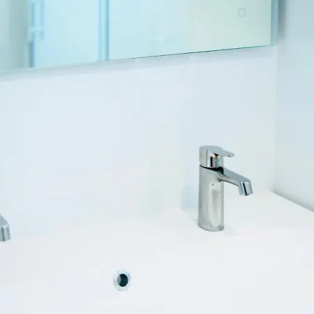 شقة Bella Luna Ii - Elegant Centre - Parking Gratuit - Wifi Ultra Rapide-appareil Massage-netflix-jeu Societe